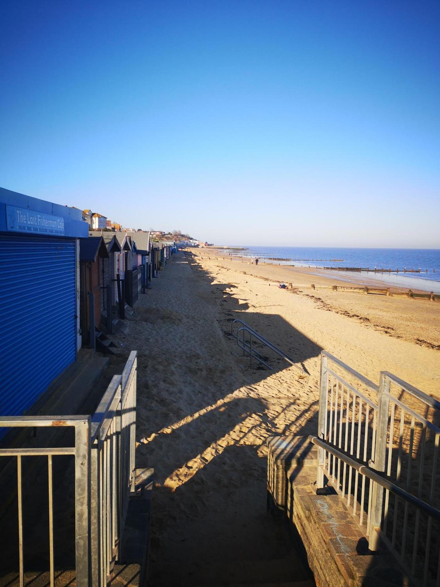 Lovely 2-Bed Caravan In Walton On The Naze Exterior photo